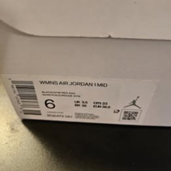 Ladies Air Jordans 1 Mid - Picture 5 of 5